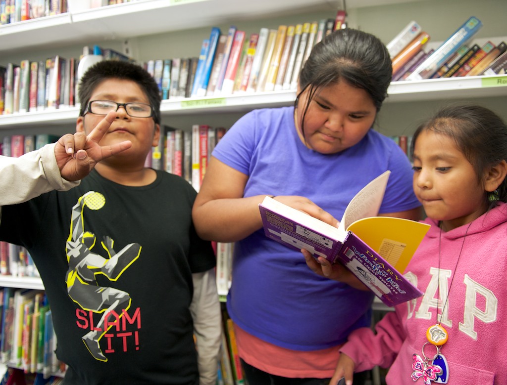 Hopi Children Reading